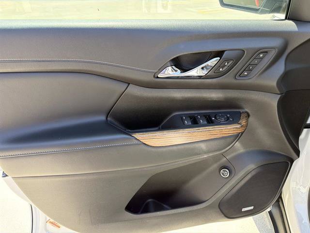 Used 2019 GMC Acadia Denali w/ Technology Package FWD image 15