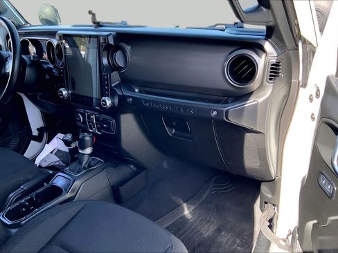 Used 2022 Jeep Wrangler Unlimited Sport AWD/4WD image 16