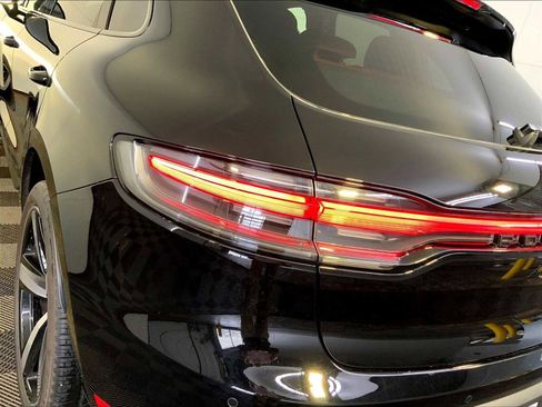 Certified 2023 Porsche Macan S AWD/4WD image 30