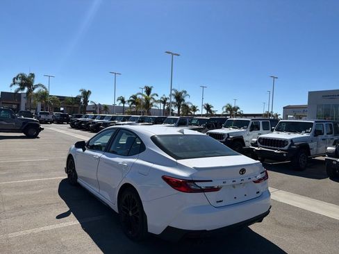 Used 2025 Toyota Camry SE FWD image 7