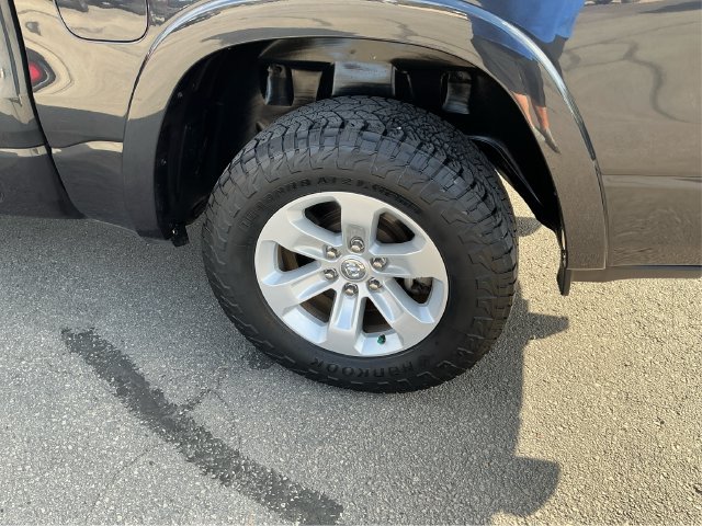 Used 2020 RAM 1500 Laramie AWD/4WD image 19