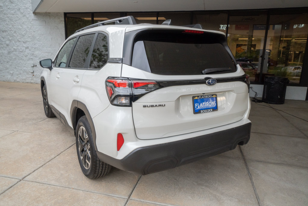 Certified 2025 Subaru Forester Premium AWD/4WD image 5