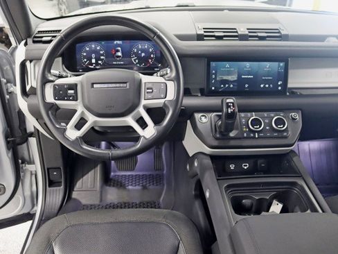Used 2020 Land Rover Defender 110 First Edition image 16