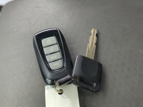 Used 2016 Nissan Frontier PRO-4X w/ Pro-4x Luxury Package image 19