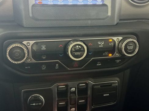 Used 2021 Jeep Wrangler Unlimited Sport AWD/4WD image 16