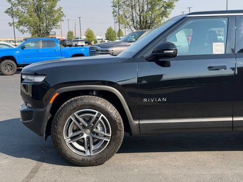 Used 2025 Rivian R1S Adventure AWD/4WD image 7
