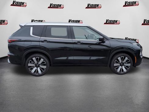 Used 2025 Mitsubishi Outlander AWD image 6