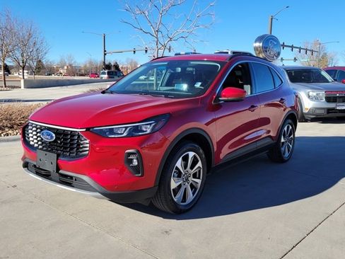 Certified 2025 Ford Escape Platinum w/ Premium Technology Package image 4