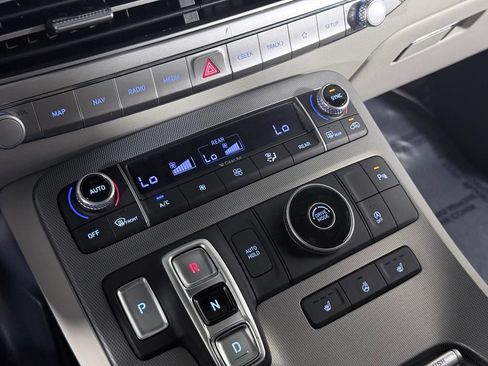 Used 2022 Hyundai Palisade SEL w/ 8P Bench Seat Package FWD image 17