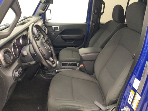 Used 2018 Jeep Wrangler Unlimited Sport S AWD/4WD image 17