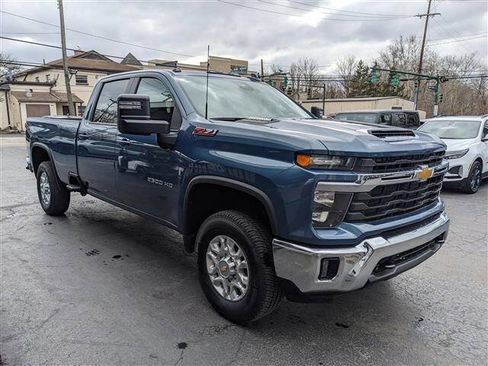 Used 2025 Chevrolet Silverado 2500 LT image 6