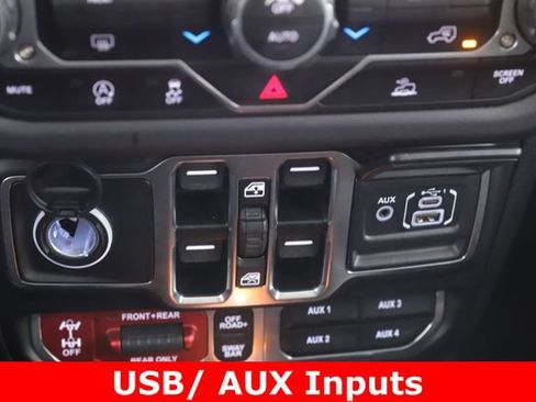Used 2025 Jeep Wrangler Unlimited Rubicon AWD/4WD image 5