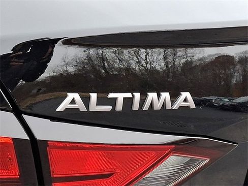 New 2025 Nissan Altima 2.5 SR image 11