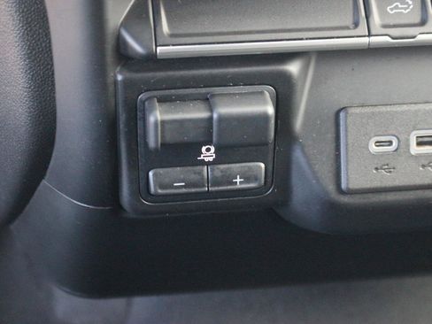 Used 2023 Chevrolet Silverado 2500 LT image 28