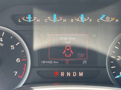 Used 2018 Ford F150 XLT w/ Equipment Group 302A Luxury AWD/4WD image 28