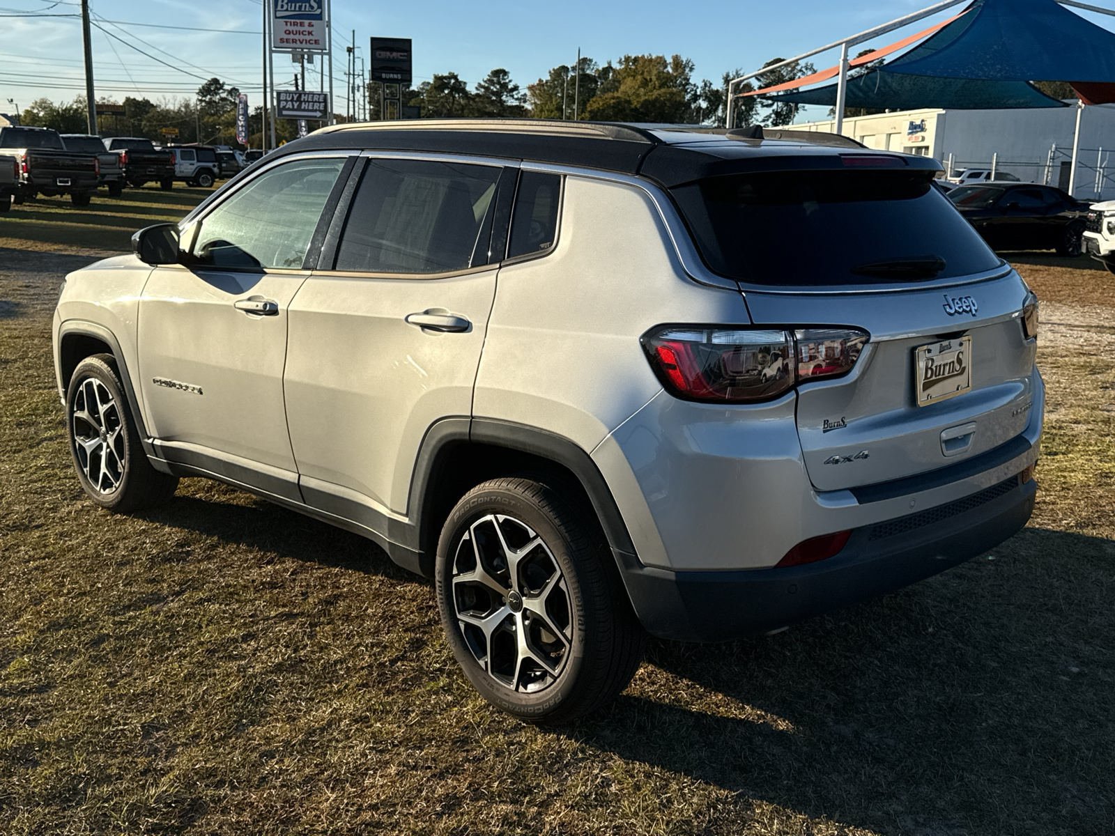 Used 2025 Jeep Compass Limited AWD/4WD image 5