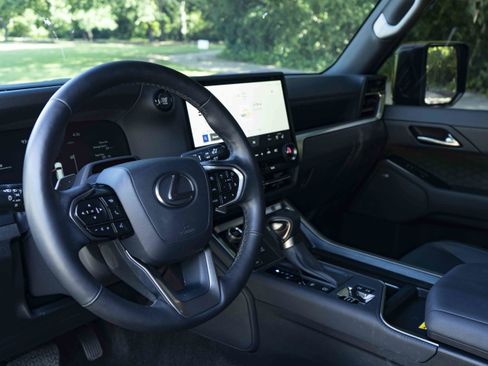 Used 2024 Lexus GX 550 AWD/4WD image 15