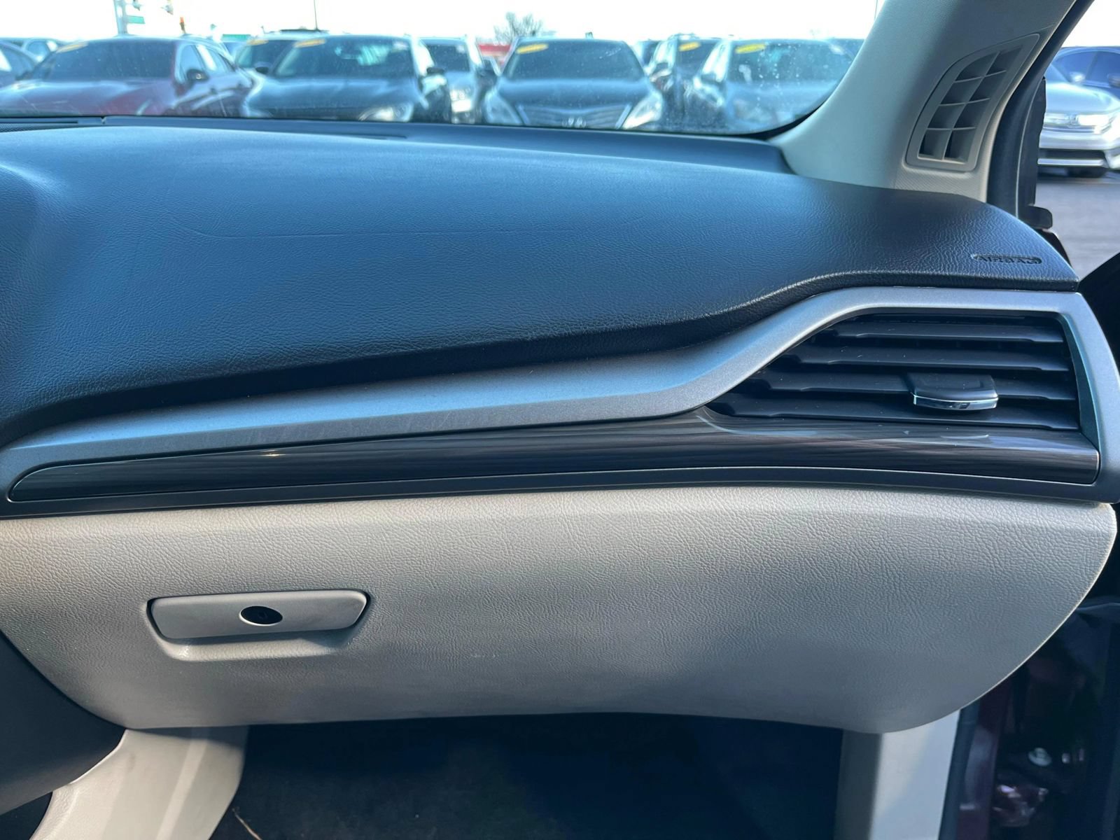 Used 2018 Ford Fusion SE w/ Fusion SE Technology Package FWD image 21