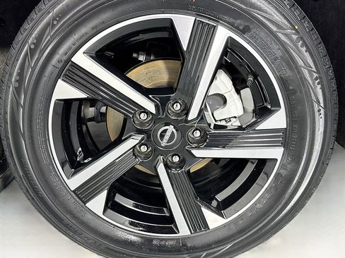 Used 2024 Nissan Sentra SV image 31