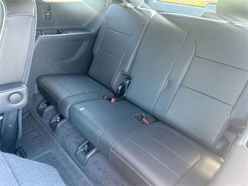 Certified 2023 Chevrolet Traverse Premier w/ Redline Edition image 28