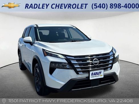 Used 2025 Nissan Rogue SV AWD/4WD image 22