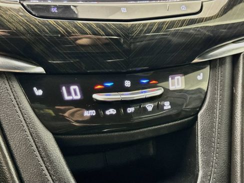 Used 2020 Cadillac XT6 Premium Luxury FWD image 16