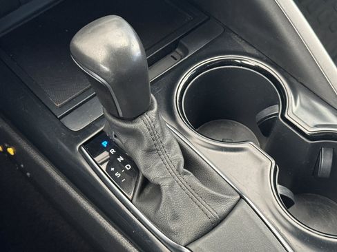 Certified 2020 Toyota Camry SE FWD image 19