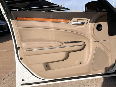 Used 2013 Chrysler 300 C image 21