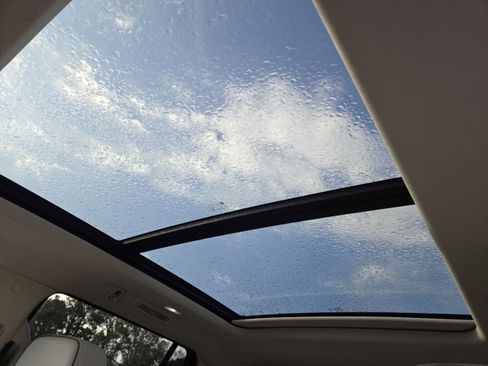 Used 2023 GMC Yukon Denali image 4