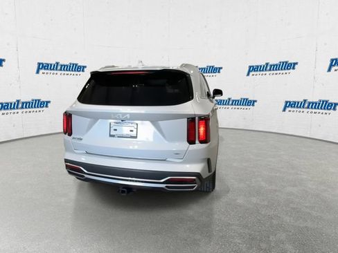 Used 2024 Kia Sorento EX w/ Panoramic Sunroof Package AWD/4WD image 10