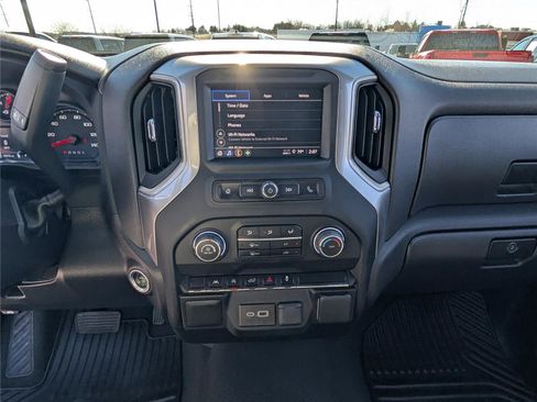 Used 2024 Chevrolet Silverado 1500 Custom image 18