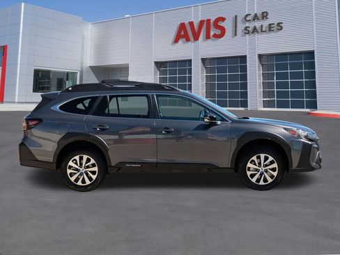 Used 2025 Subaru Outback Premium image 5