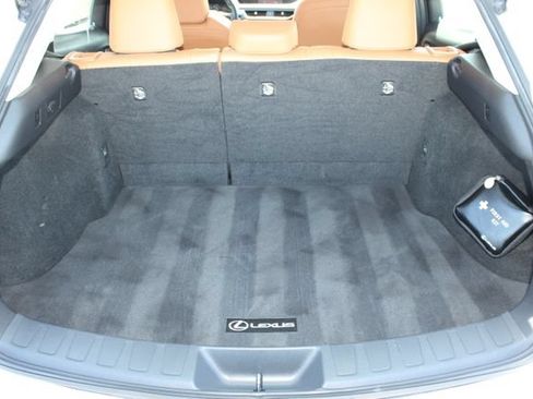Used 2019 Lexus UX 200 FWD image 8