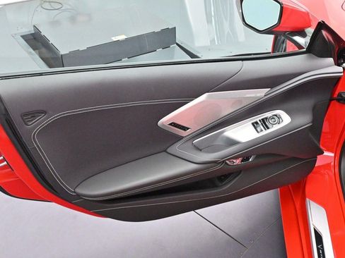 Used 2022 Chevrolet Corvette Stingray Preferred Cpe w/ Battery Protection Package RWD image 9