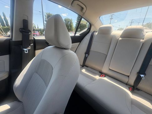 Used 2025 Nissan Altima 2.5 SV FWD image 39