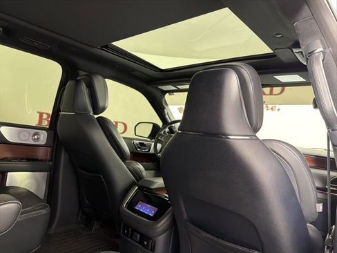 Used 2023 Lincoln Navigator Reserve AWD/4WD image 19