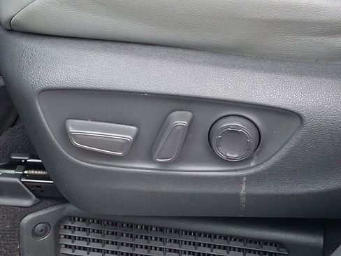 Used 2021 Toyota Sienna XLE image 29