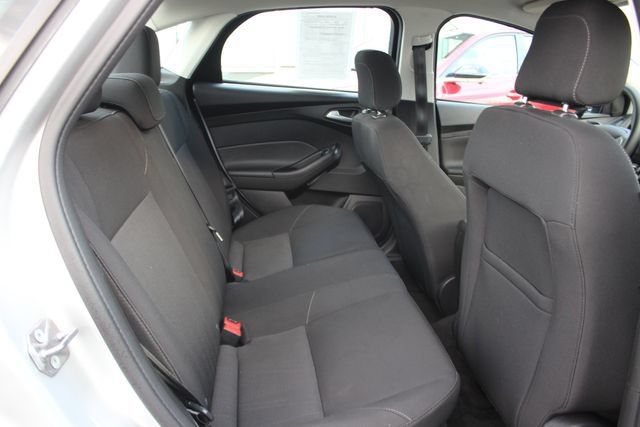 Used 2018 Ford Focus SE FWD image 24
