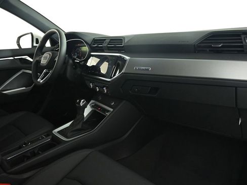 New 2025 Audi Q3 2.0T Premium image 15