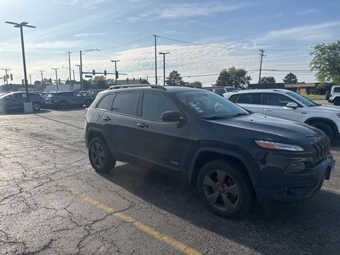 Used 2017 Jeep Cherokee 75th Anniversary AWD/4WD image 7