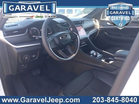 Used 2025 Jeep Grand Cherokee Limited image 23