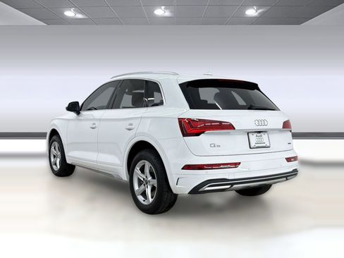 Certified 2021 Audi Q5 Premium AWD/4WD image 3