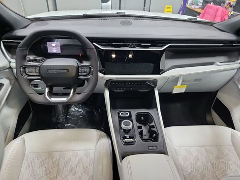 New 2026 Jeep Cherokee Overland image 10