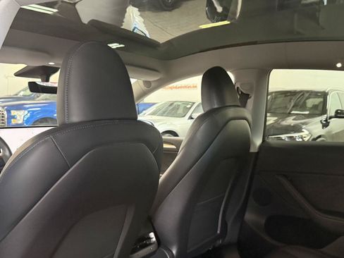 Used 2023 Tesla Model Y Long Range AWD/4WD image 29