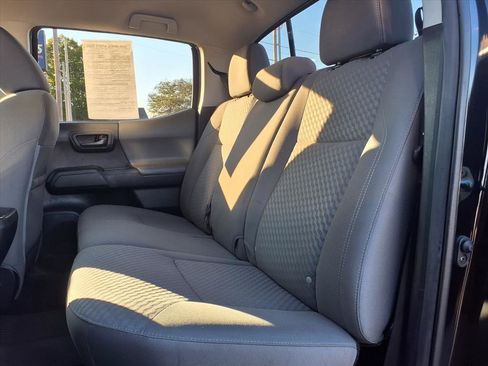 Used 2022 Toyota Tacoma SR image 7
