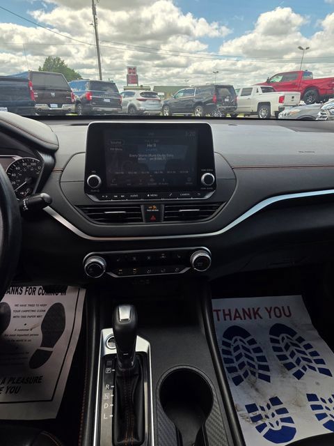 Used 2020 Nissan Altima 2.0 SR FWD image 16