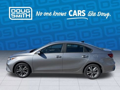 Used 2024 Kia Forte LXS image 2
