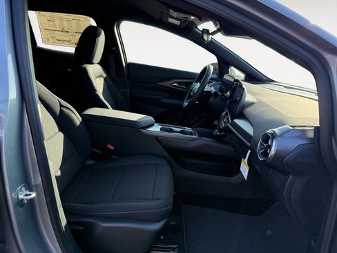 New 2026 Chevrolet Equinox EV LT image 19