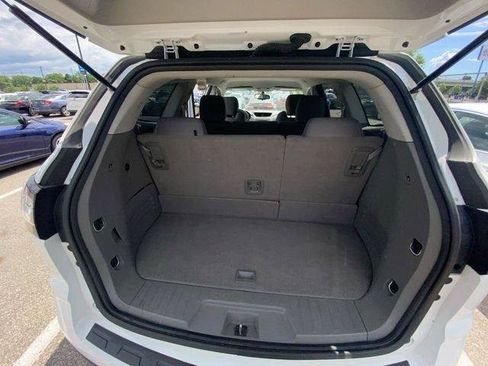 Used 2017 Chevrolet Traverse LS FWD image 6