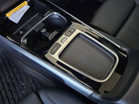 Used 2025 Mercedes-Benz GLB 250 image 24